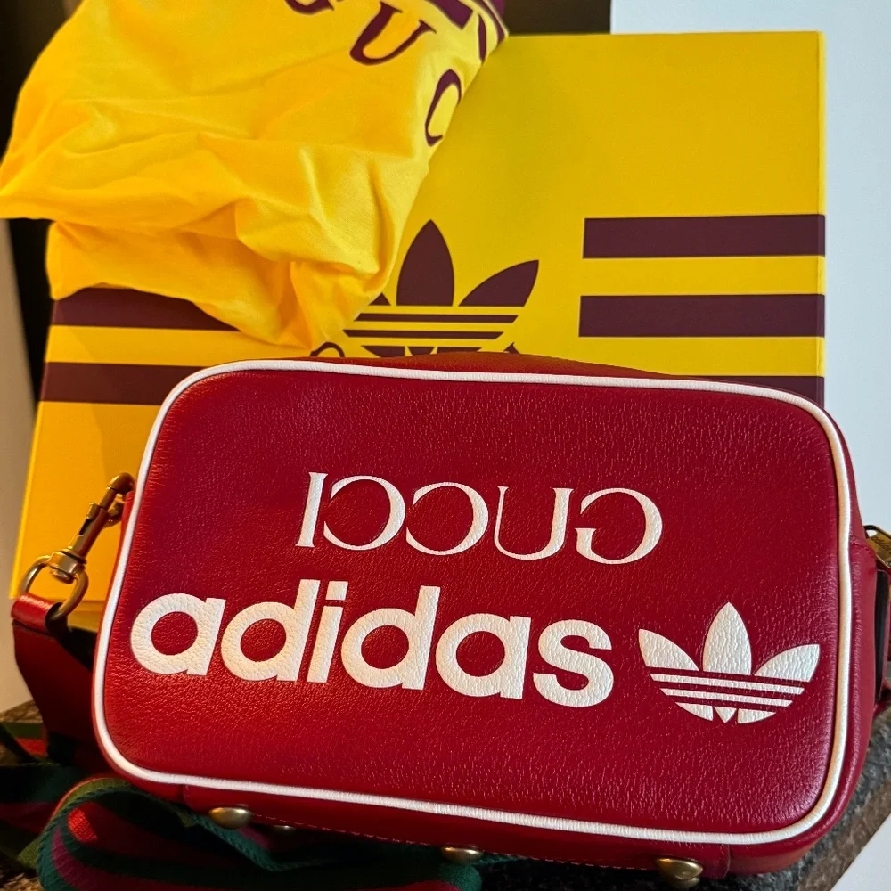 adidas × Gucci ボディバッグ・ウエストポーチ　コラボ　ロゴ入り GUCCI（グッチ） アディダスコラボ ボディバッグ ベルトバッグ